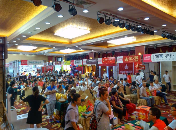 金艾陶瓷磚亮相威海品牌家居建材團(tuán)購嘉年華，優(yōu)惠停不下來！
