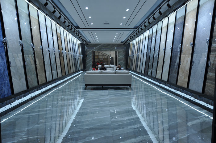 “一帶一路  設(shè)計營銷”，與O2O零售新模式攜手，2017年，金艾陶將勇往直前，開拓新戰(zhàn)場！