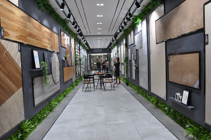 “一帶一路  設(shè)計營銷”，與O2O零售新模式攜手，2017年，金艾陶將勇往直前，開拓新戰(zhàn)場！